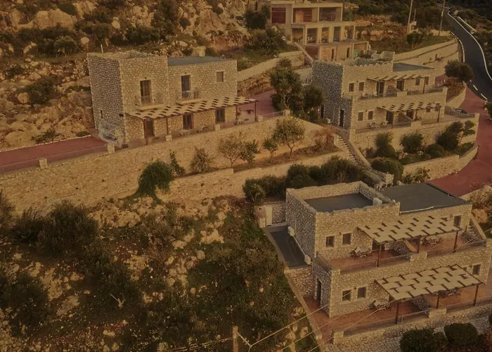Onar Mani Suites