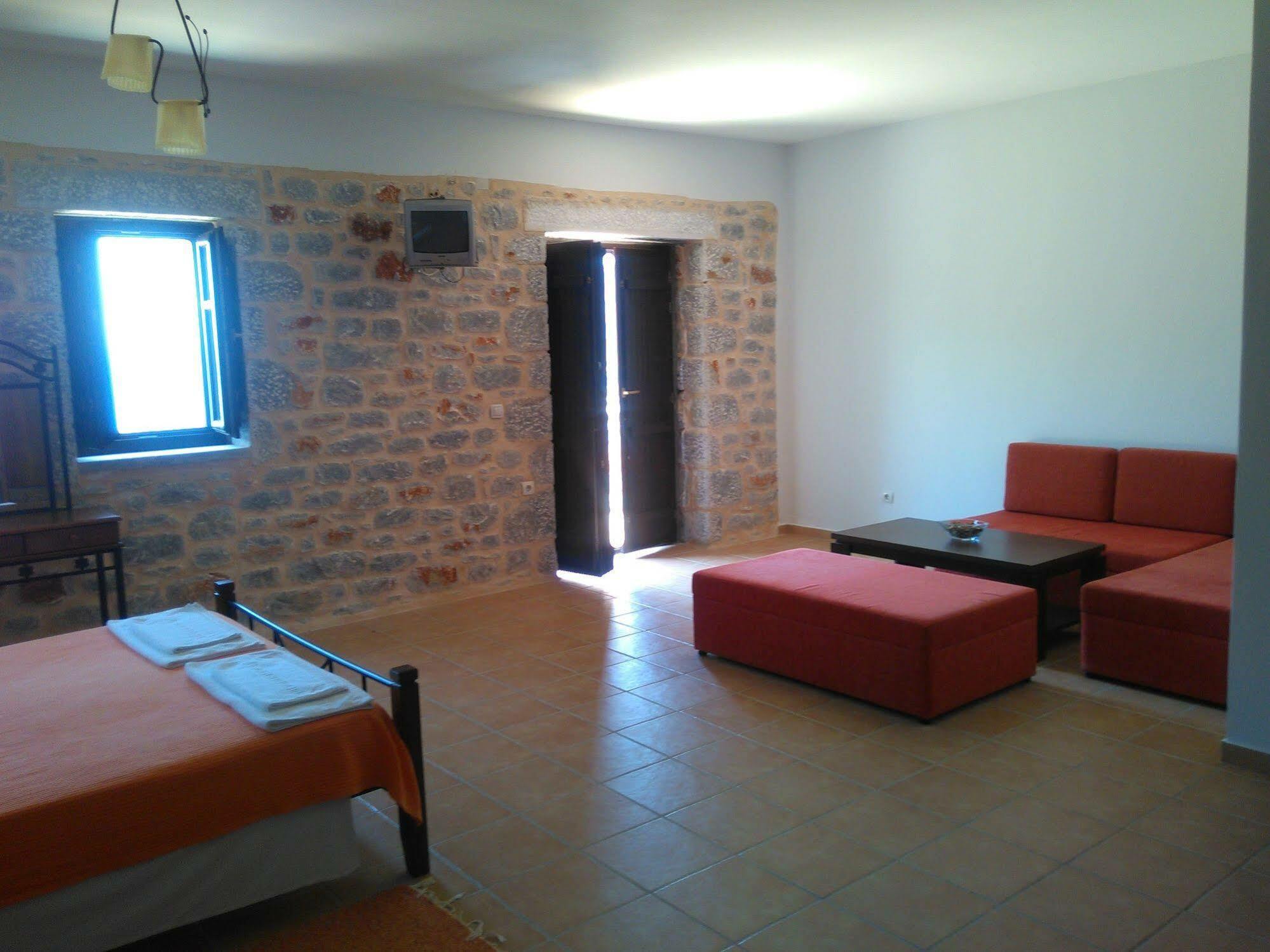 Onar Mani Aparthotel Neo Oitilo